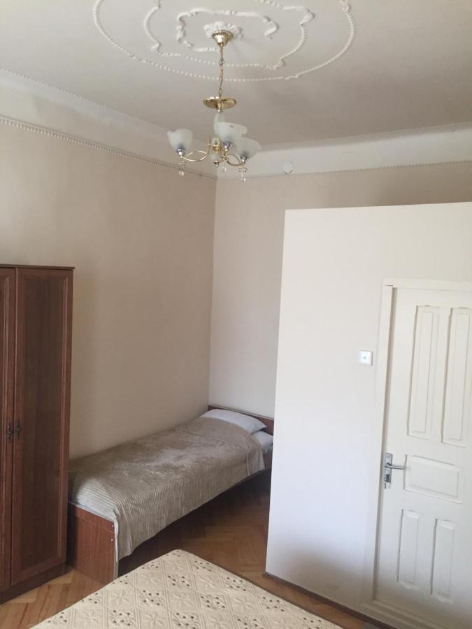 Host N1 Apartment Kutaisi Exterior photo